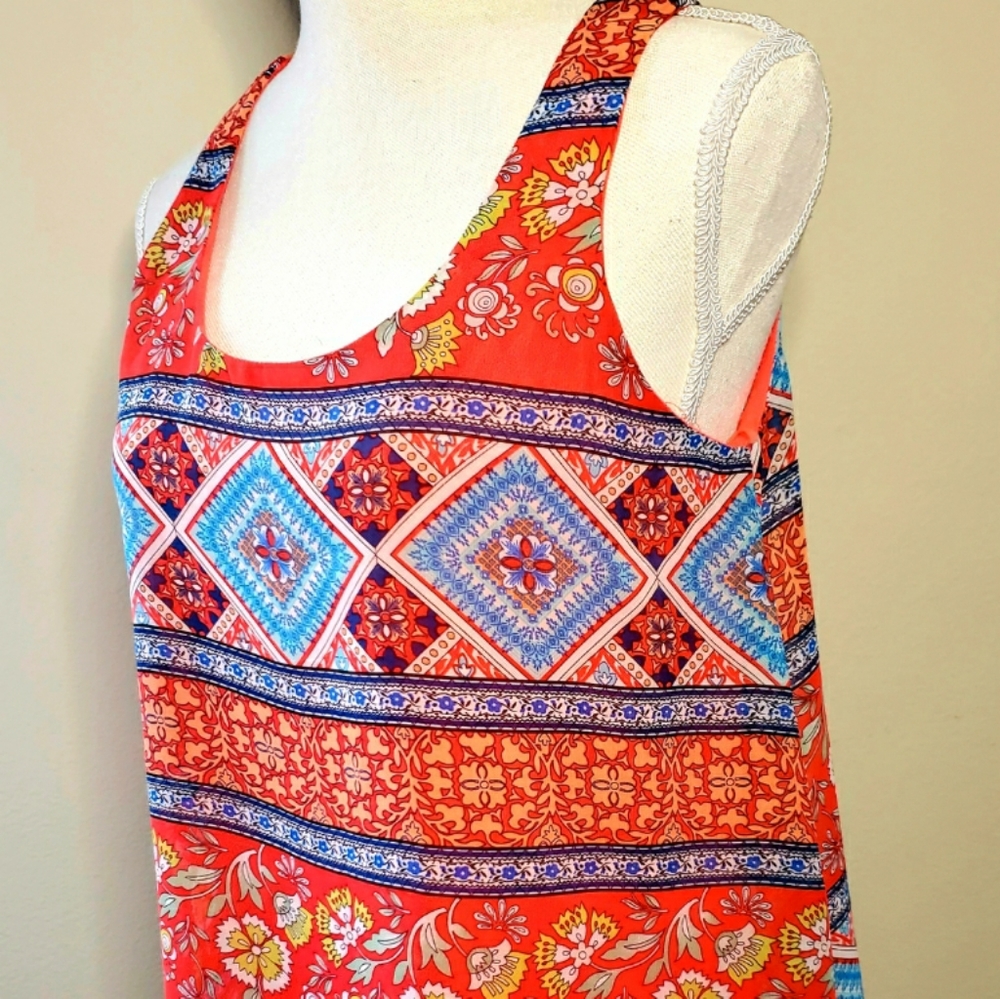 NWT. Beautiful Sleeveless Blouse.